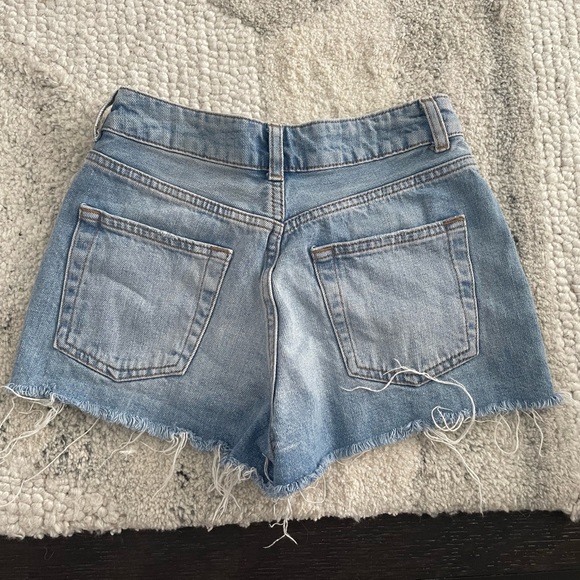 ADORABLE jean shorts! From TopShop Petite - Picture 2 of 3